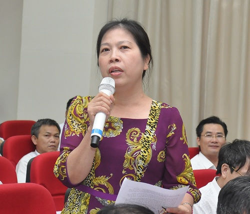 Kiểm toán trưởng KTNN khu vực IV Trương Thị Việt Hương trả lời, làm rõ những vấn đề báo chí quan tâm xung quanh việc kiến nghị truy thu thuế của Sabeco Ảnh: ĐÔNG SƠN