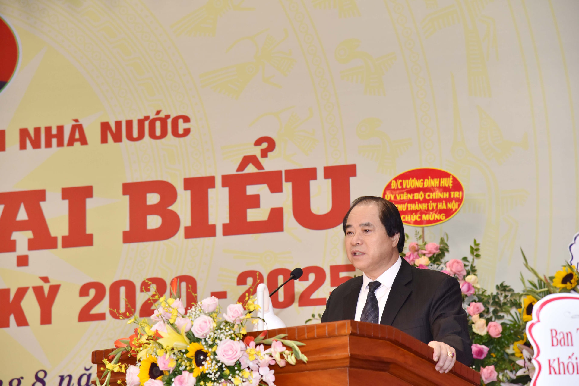 Phó Bí thư Đảng ủy Khối Trương Xuân Cừ ghi nhận, biểu dương những thành tích đạt được của Đảng bộ KTNN trong nhiệm kỳ 2015-2020