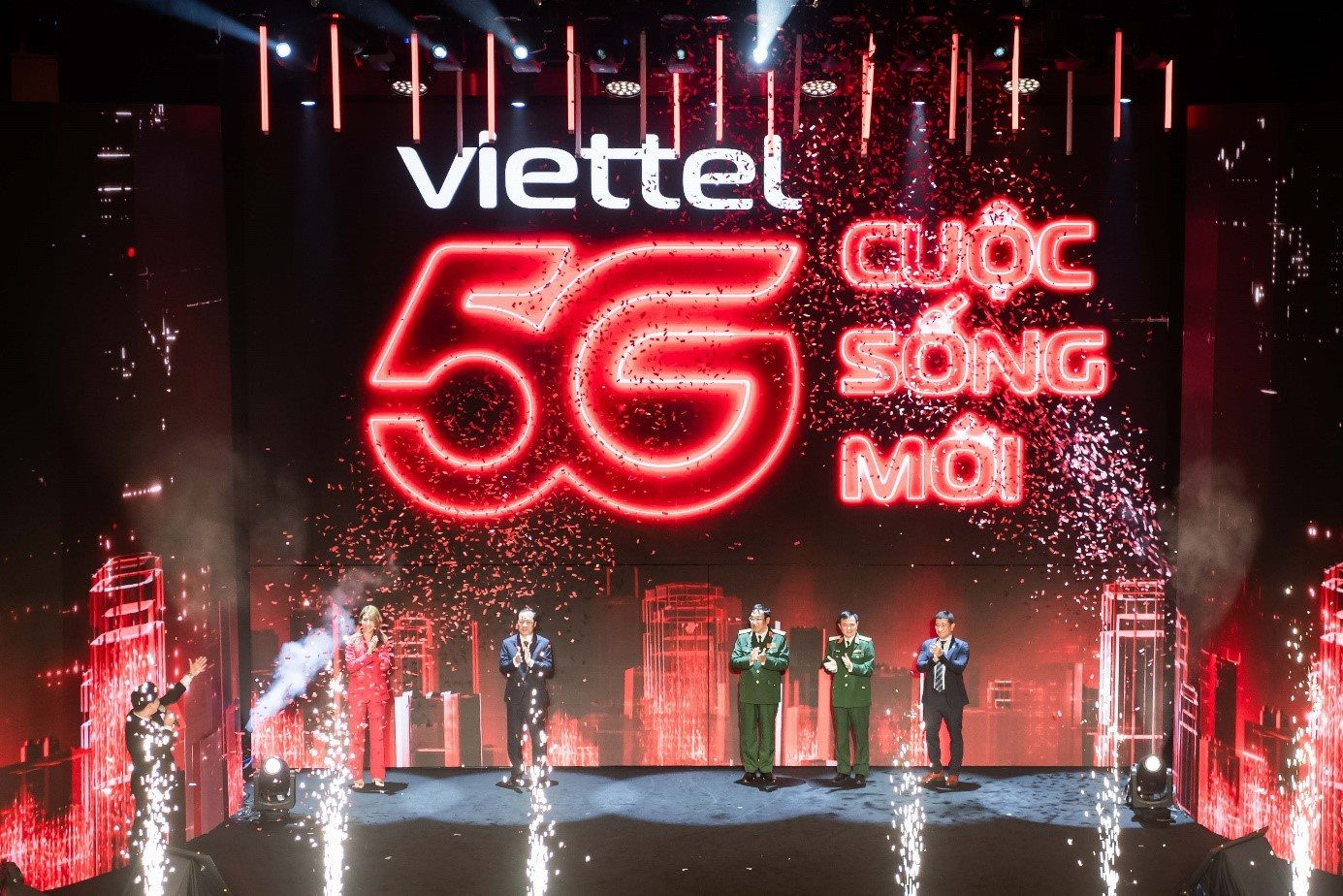 khai-truong-chinh-thuc-mang-5g-viettel-1.jpg