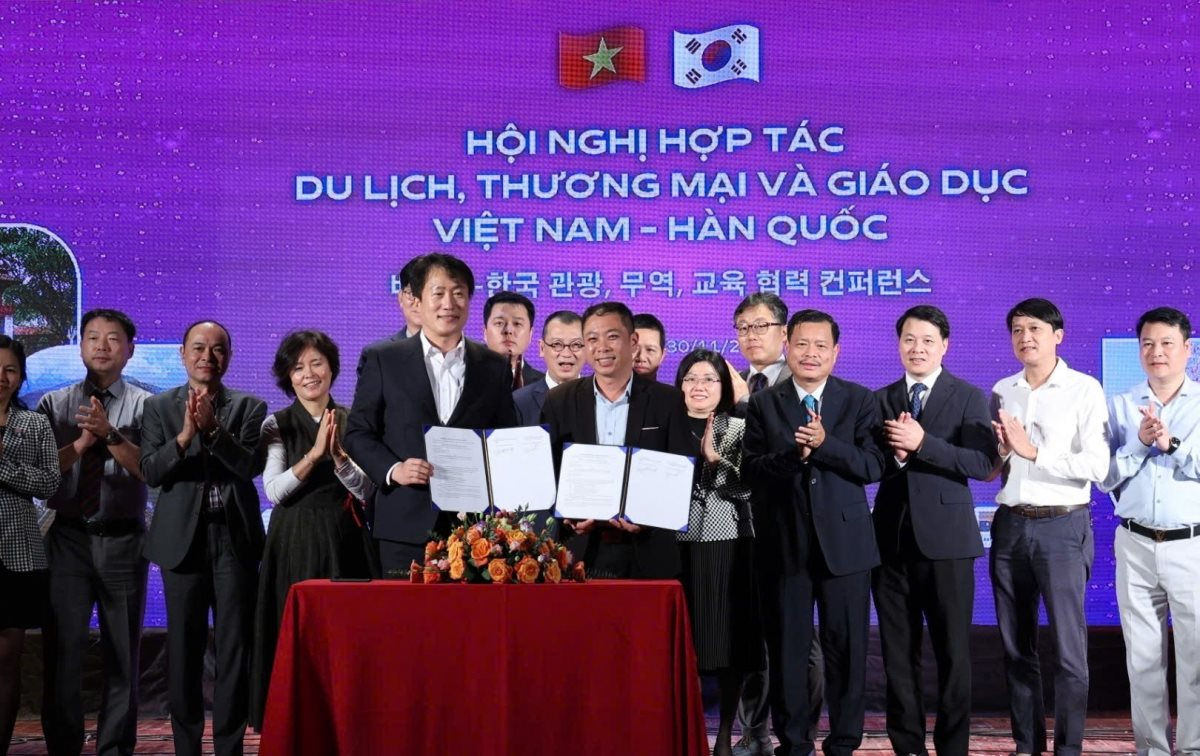 hop-tac-vn-hq-kk.jpg