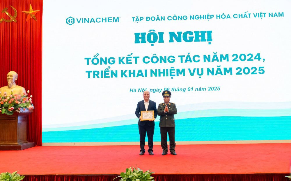 tap-doan-hoa-chat-viet-nam-thanh-cong-toan-dien-trong-hoat-dong-san-xuat-kinh-doanh-nam-2024_677b9b784a8fb.jpg