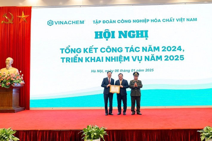 tap-doan-hoa-chat-viet-nam-thanh-cong-toan-dien-trong-hoat-dong-san-xuat-kinh-doanh-nam-2024_677b9b8af2ca9.jpg