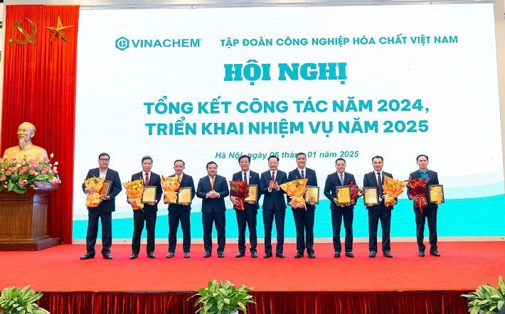 tap-doan-hoa-chat-viet-nam-thanh-cong-toan-dien-trong-hoat-dong-san-xuat-kinh-doanh-nam-2024_677b9bc928a98.jpg