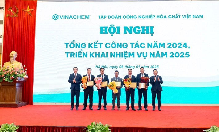 tap-doan-hoa-chat-viet-nam-thanh-cong-toan-dien-trong-hoat-dong-san-xuat-kinh-doanh-nam-2024_677b9bd84ed0a.jpg