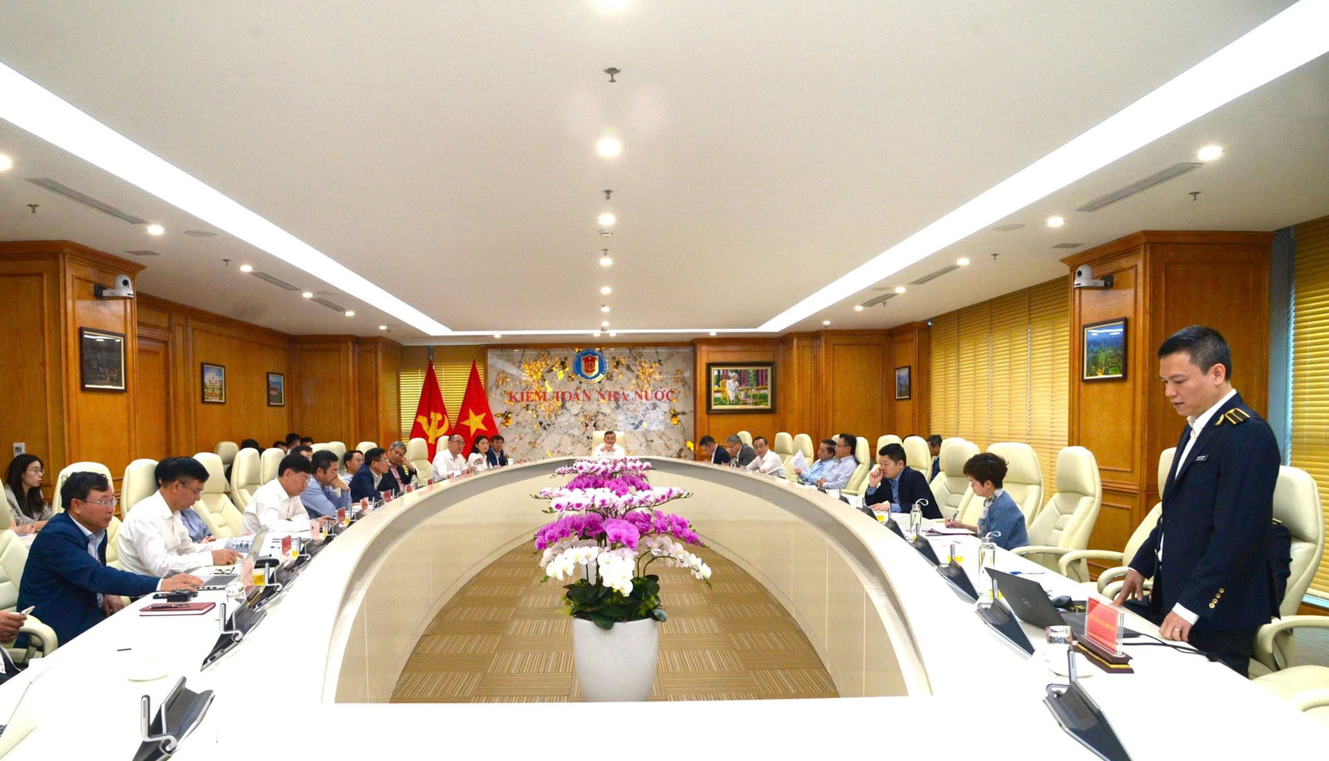 o-pham-huy-thong.jpg