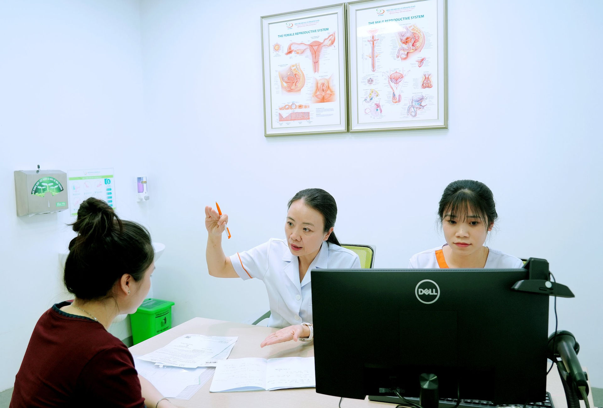 ths.bs-le-thi-thu-hien-giam-doc-chuyen-mon-benh-vien-tu-van-benh-nhan-2.jpg