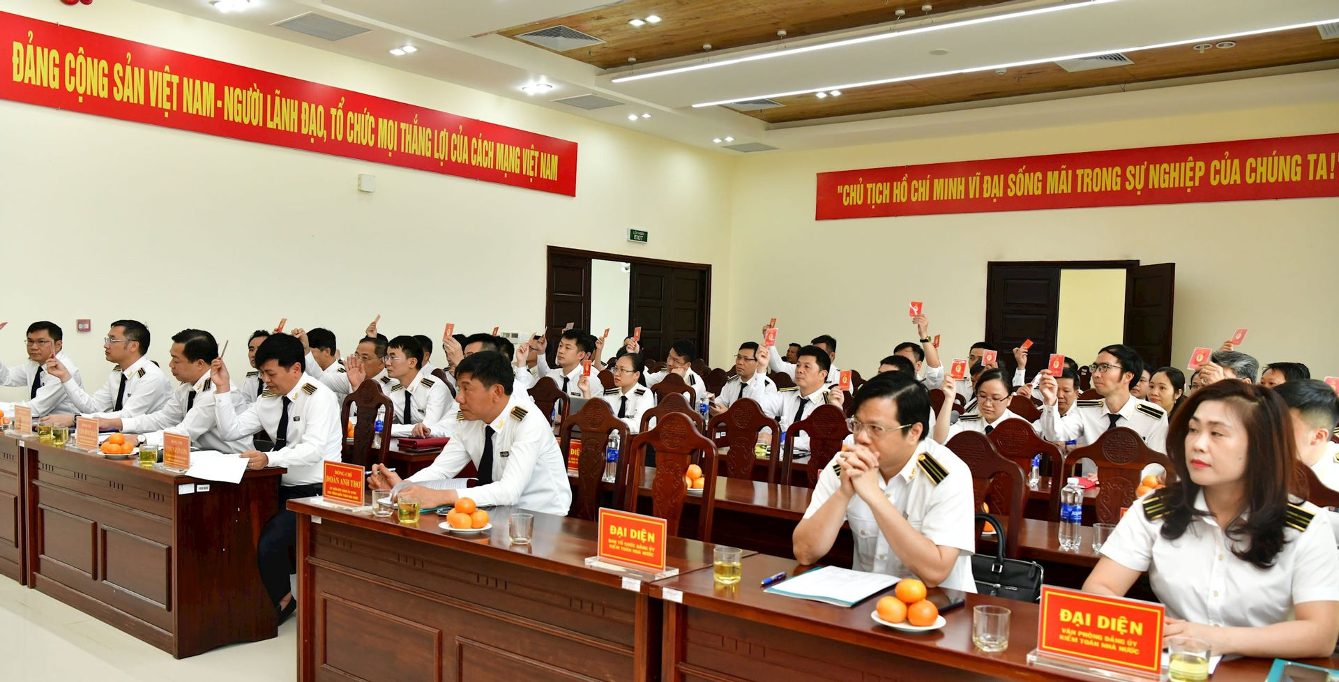 bieu-quyet.jpg
