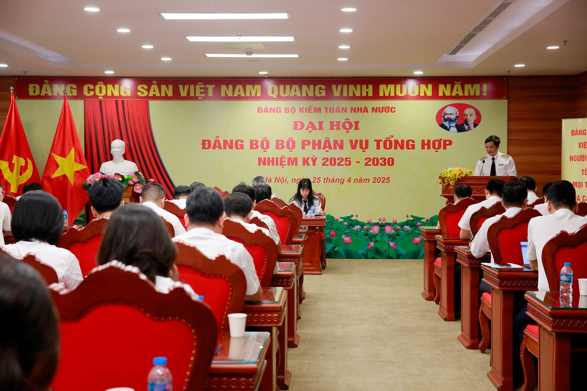 quang-canh-dai-hoi.jpg