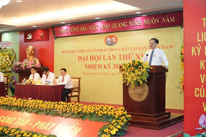 dai-hoi-dang-bo-cong-ty-cp-hoa-chat-co-ban-mien-nam-lan-thu-xvi-doan-ket-dan-chu-ky-cuong-sang-tao-phat-trien_680b8753a58d5.jpg