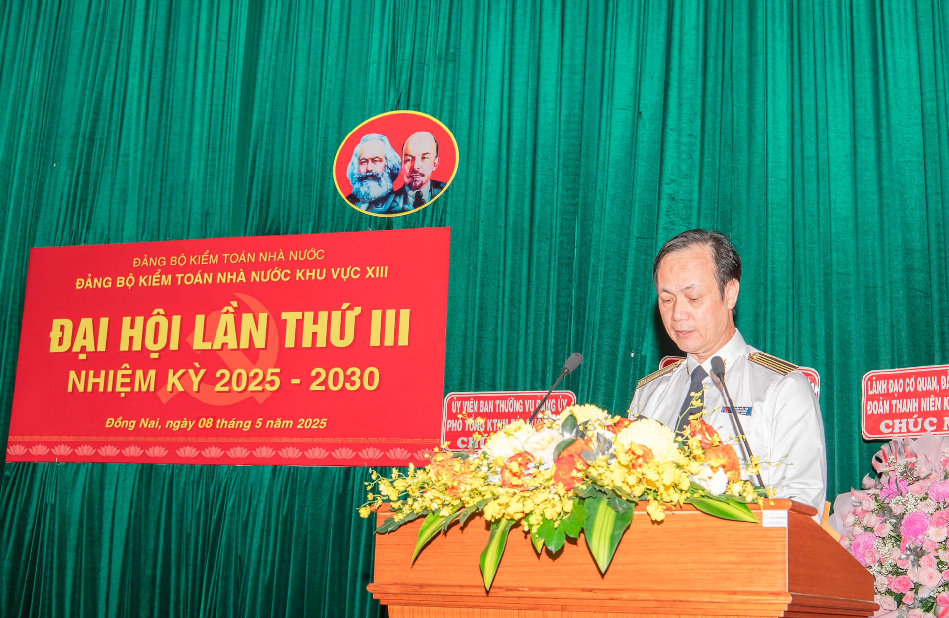 a-tin.jpg