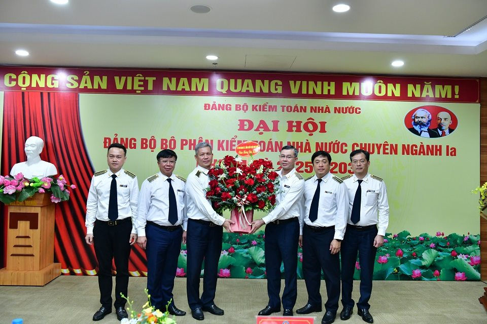 ban-chap-hanh.jpg