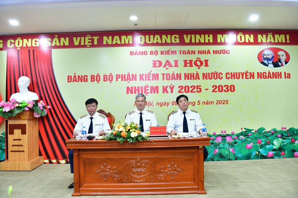 doan-chu-tich.jpg