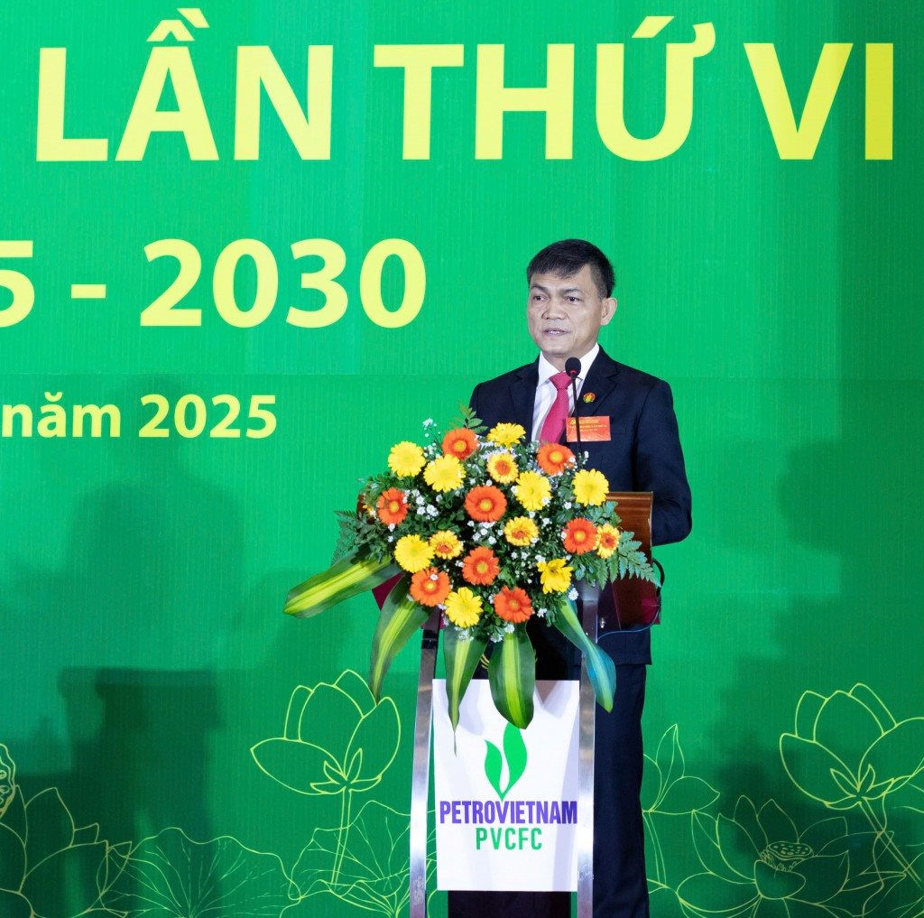 do-ng-chi-va-n-tie-n-thanh-bi-thu-da-ng-u-y-khoa-v-to-ng-giam-do-c-pvcfc-phat-bie-u-khai-mac-dai-ho-i20250510115249.jpg