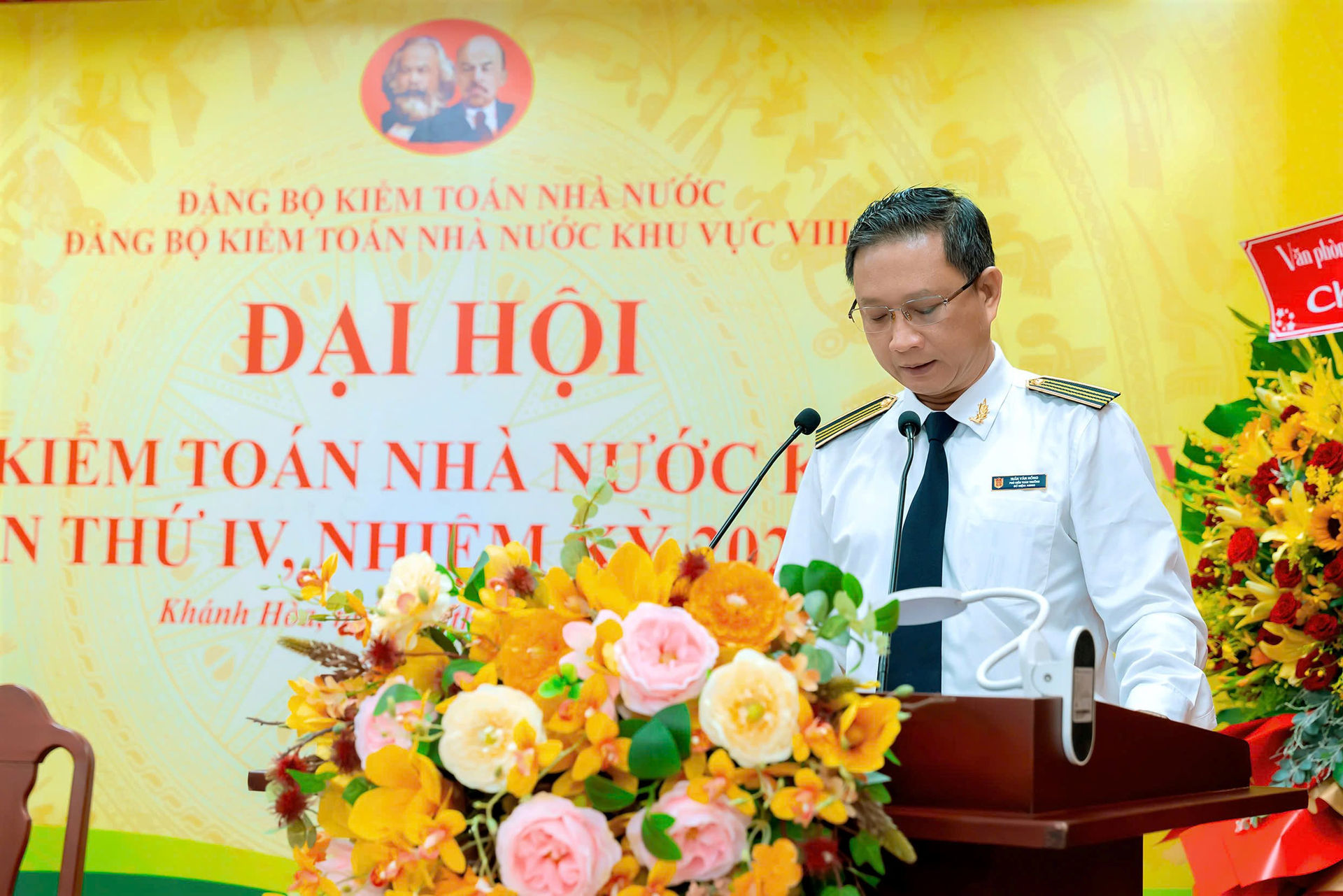 anh-hong-pho-ktt.jpg