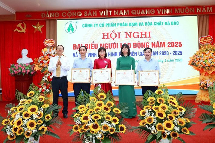 hoi-nghi-nguoi-lao-dong-cong-ty-cp-phan-dam-va-hoa-chat-ha-bac-nam-2025-cham-lo-toan-dien-doi-song-nguoi-lao-dong_6824b13e26f8d.jpg