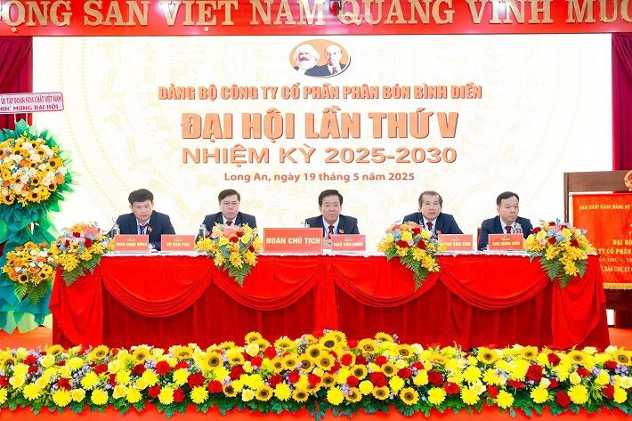 dai-hoi-dang-bo-cong-ty-cp-phan-bon-binh-dien-lan-thu-v-nhiem-ky-2025-2030-tu-tin-buoc-vao-nhiem-ky-moi_682ad6efa3479.jpg