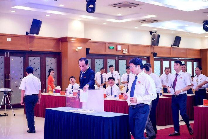 dai-hoi-dang-bo-cong-ty-cp-pin-ac-quy-mien-nam-lan-thu-xvi-nhiem-ky-2025-2030-kien-dinh-muc-tieu-phat-trien-xanh-va-ben-vung_68303f1312b9a.jpg