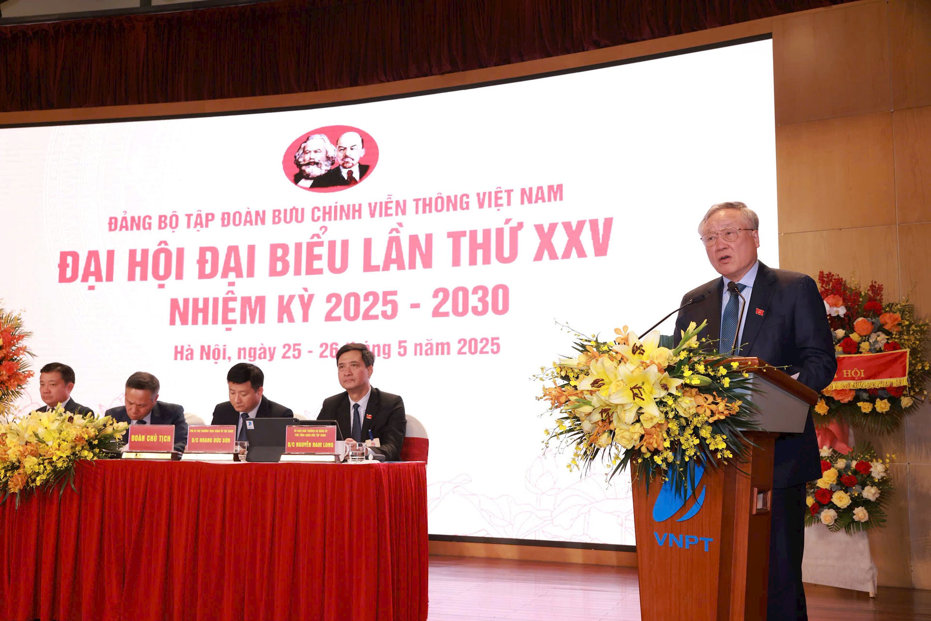 pho-thu-tuong-thuong-truc-nguyen-hoa-binh-phat-bieu-chi-dao-dai-hoi.jpg