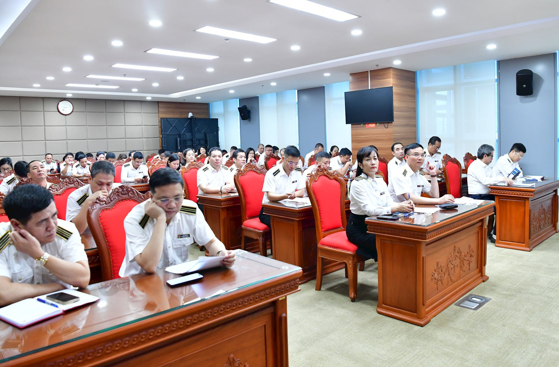 toan-the-can-bo-kiem-toan-vien-ktnn-cn7-du-hoi-nghi.jpg