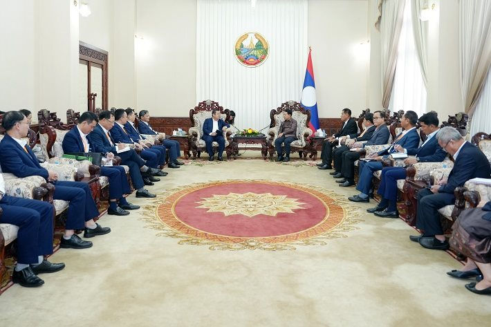 vinachem-bao-cao-tien-do-du-an-muoi-mo-kali-voi-pho-thu-tuong-lao-saleumxay-kommasith_68357286d44a6.jpg