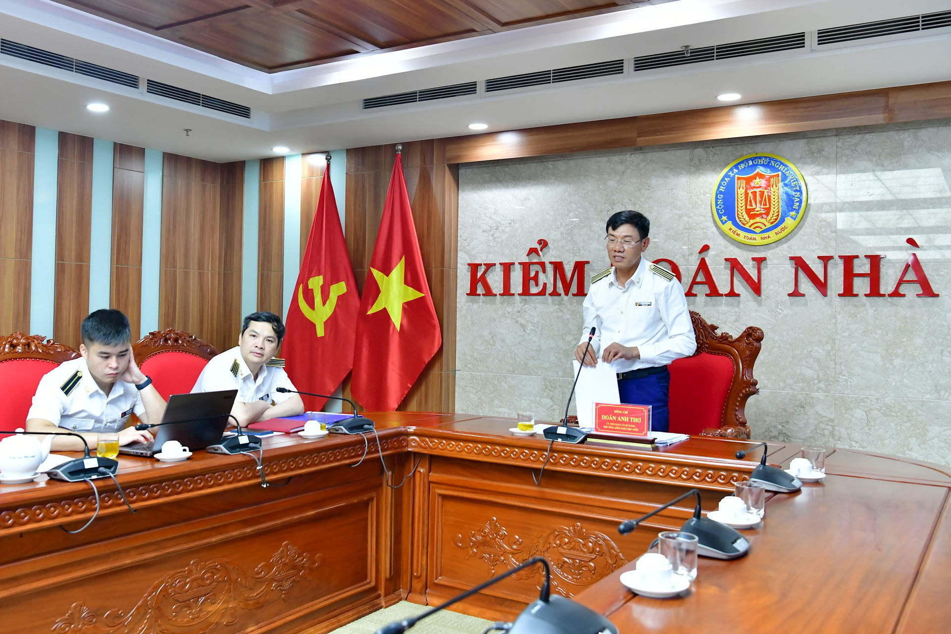 toan-canh-1.jpg