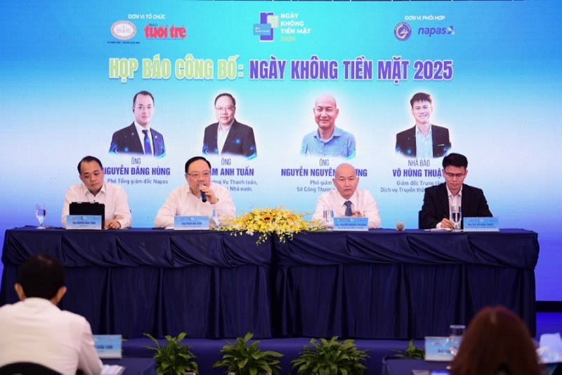 ngay-khong-tien-mat.jpg