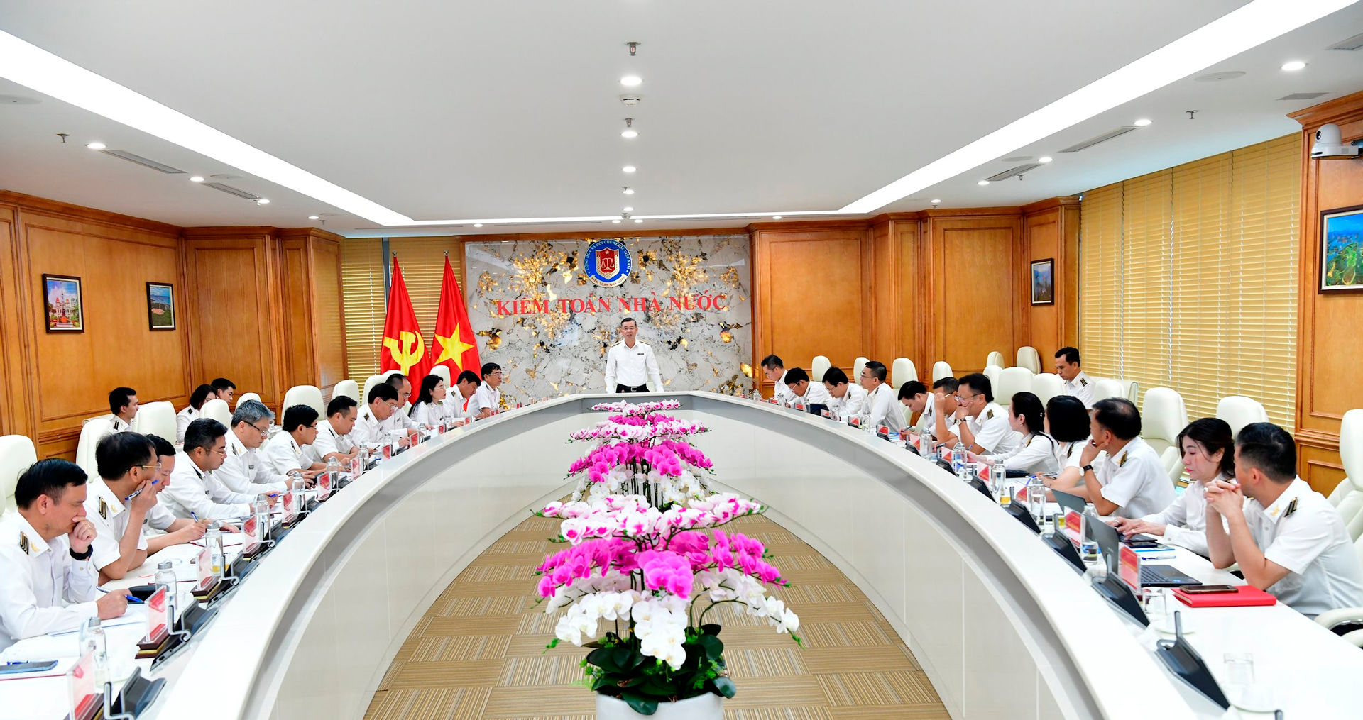 anh-bai-sep-tho.jpg