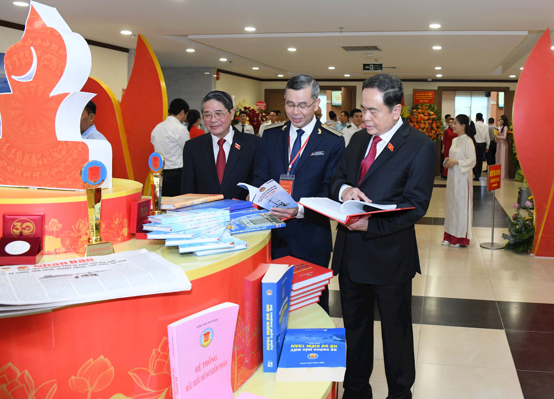 tham-khong-gian-trien-lam-dai-hoi-voi-chu-de-tu-dai-hoi-toi-dai-hoi1.jpg