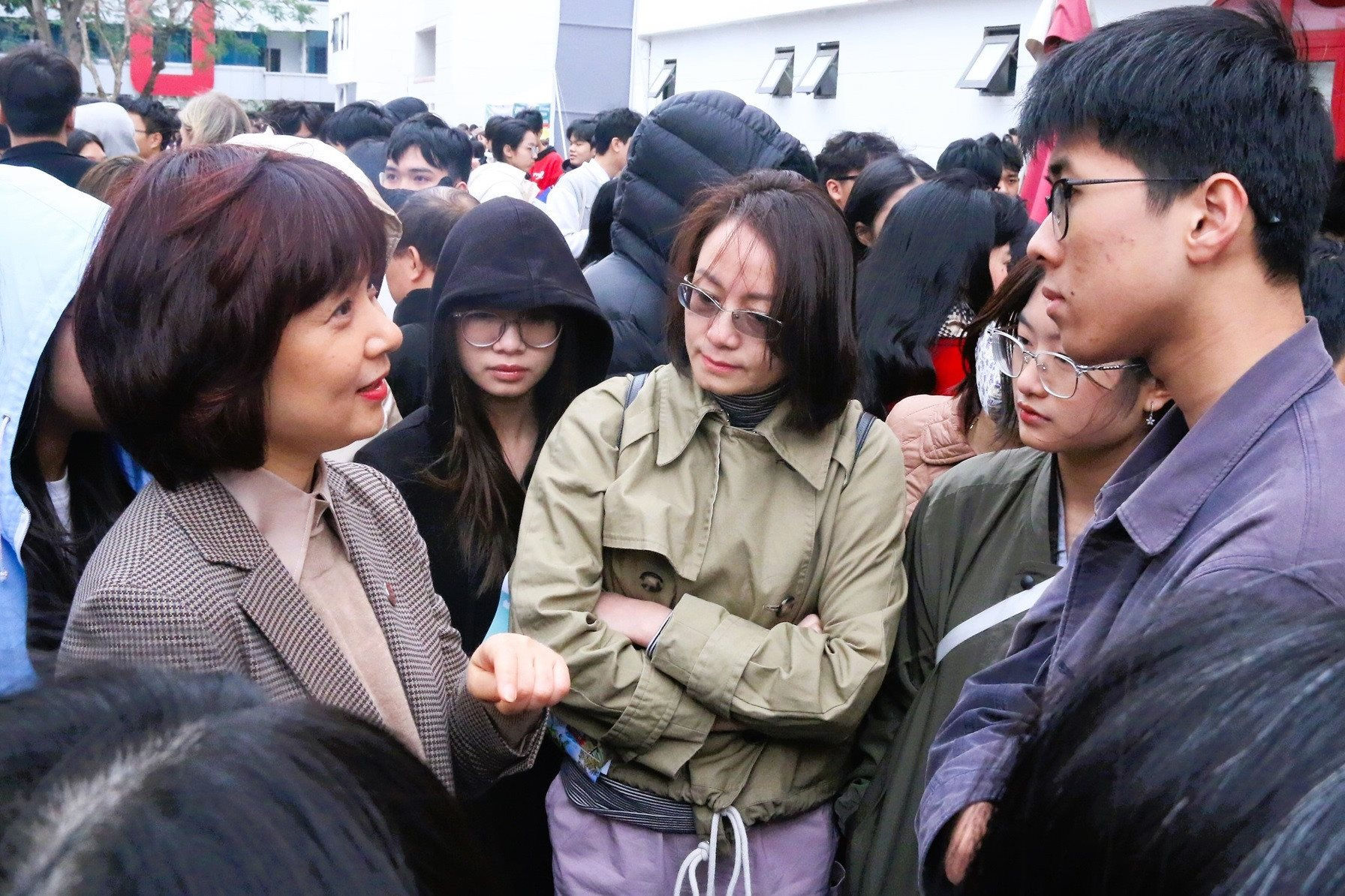 pgsts-pham-thu-huong-72184.jpg