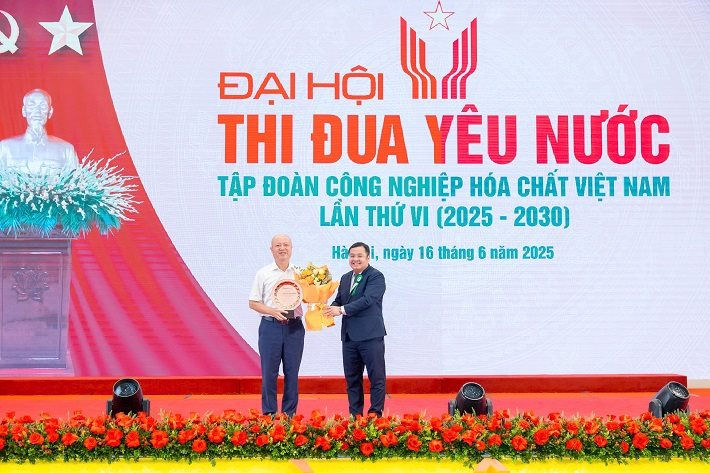 dai-hoi-thi-dua-yeu-nuoc-tap-doan-cong-nghiep-hoa-chat-viet-nam-khat-vong-doi-moi-trong-ky-nguyen-hoi-nhap_684fd95d4904c.jpg
