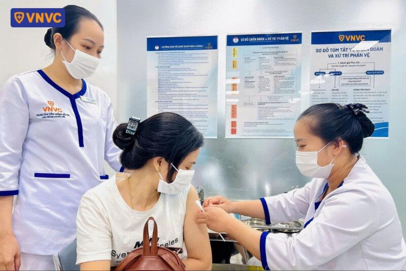 tiem-vac-xin-ngua-sot-xuat-huyet.jpg