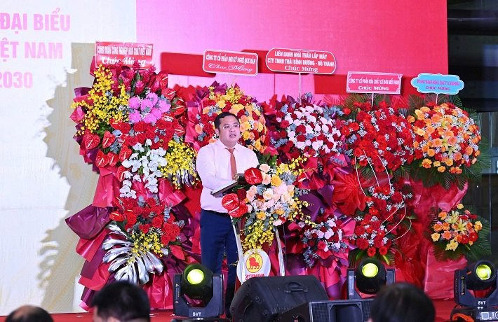 casumina-gan-bien-cong-trinh-chao-mung-dai-hoi-dang-bo-tap-doan-hoa-chat-lan-iv_685a2a8cd2ae3.jpg