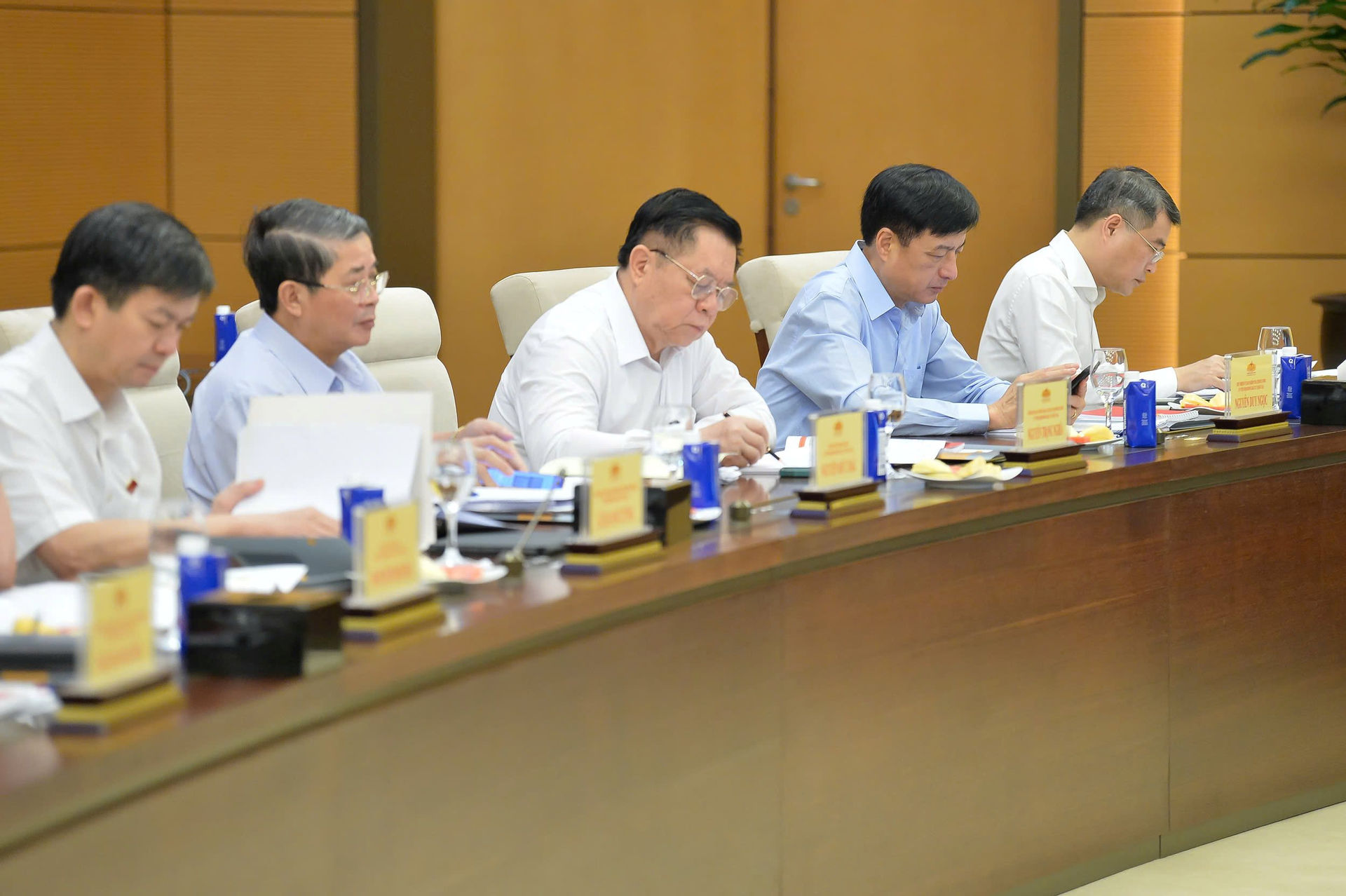 090720250923-cac-db-tham-du-1.jpg