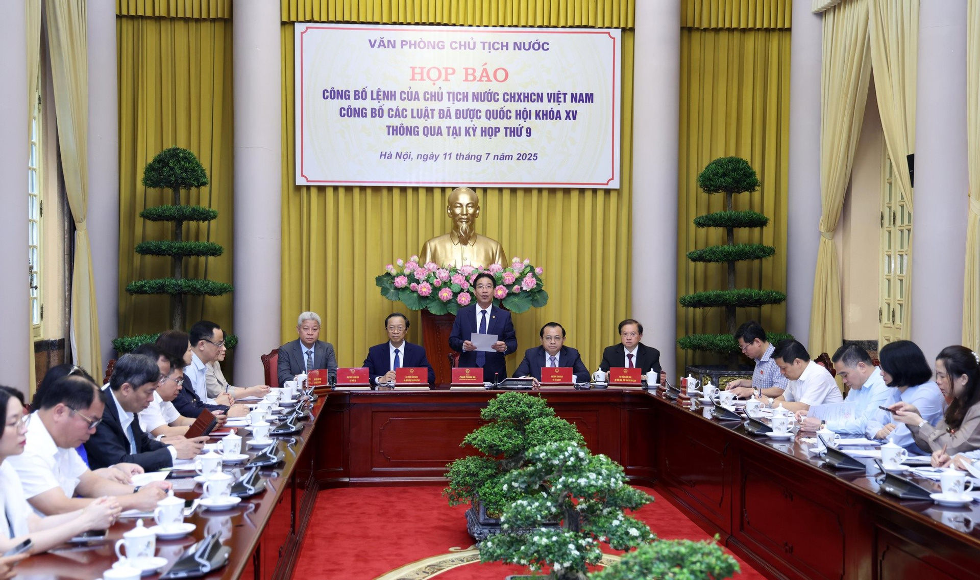cong-bo-lenh.jpg