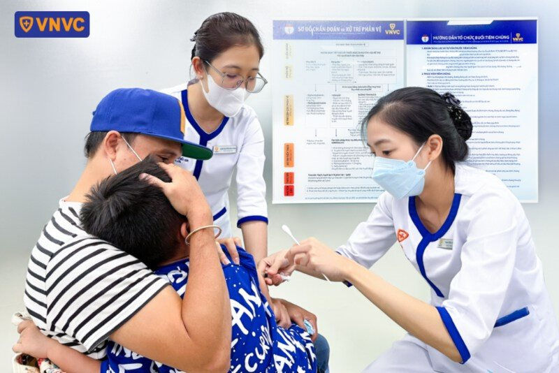 tiem-vac-xin-sot-xuat-huyet-tai-vnvc.jpg