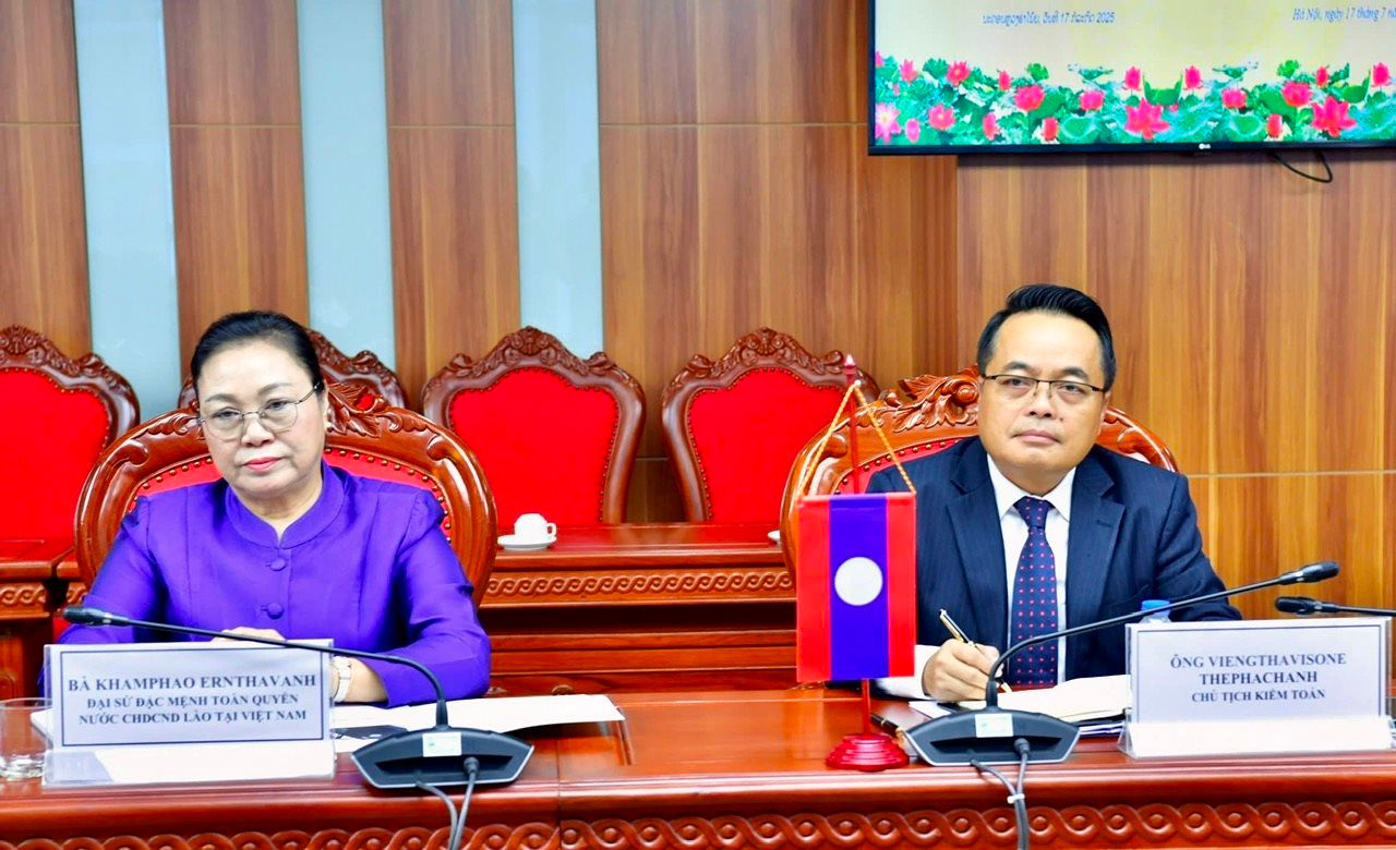 chu-tich-kt-lao-4.jpg
