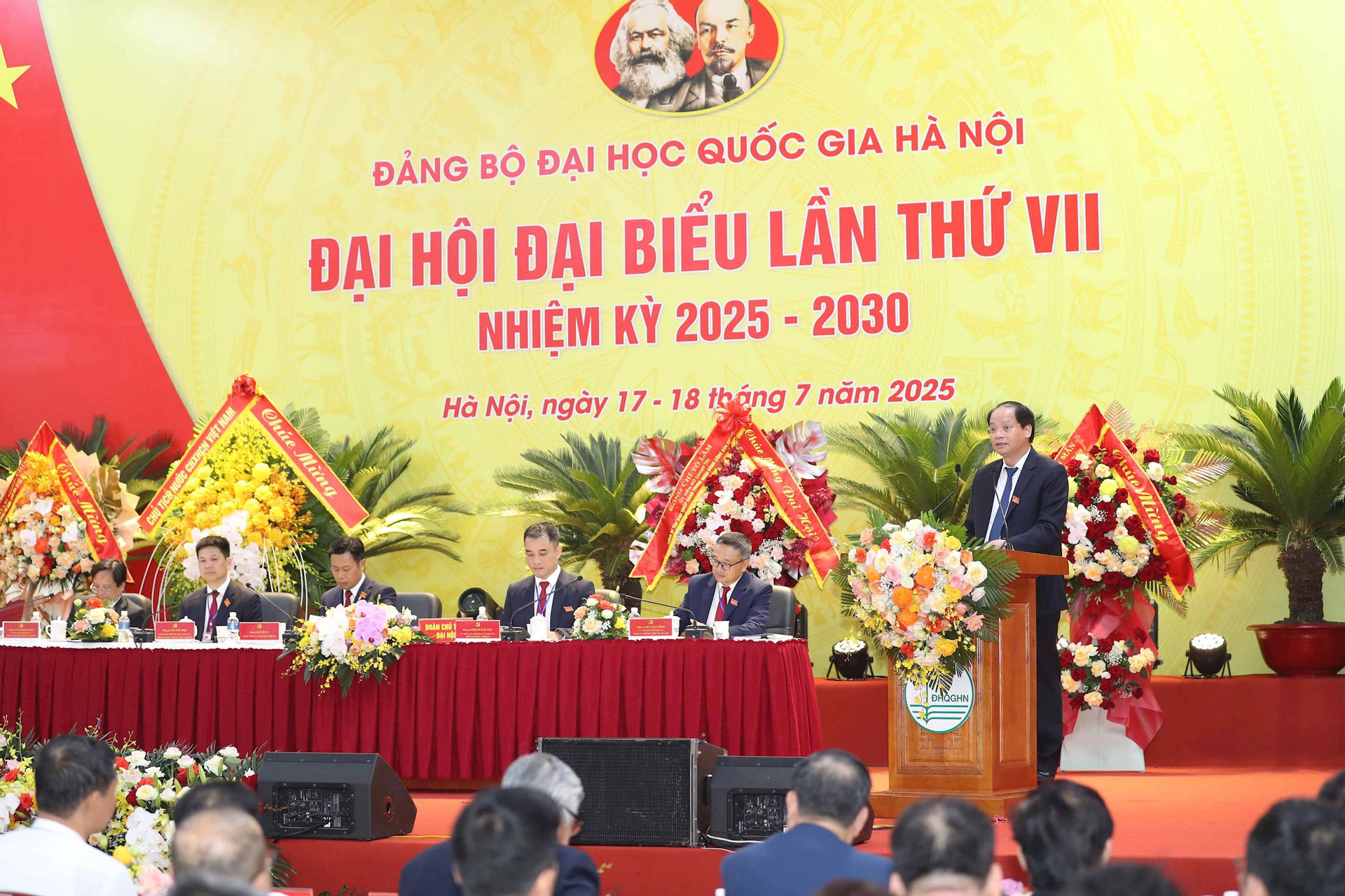 vnu-dai-hoi-dang-bo-dhqghn-lan-thu-vii-4-1-.jpg