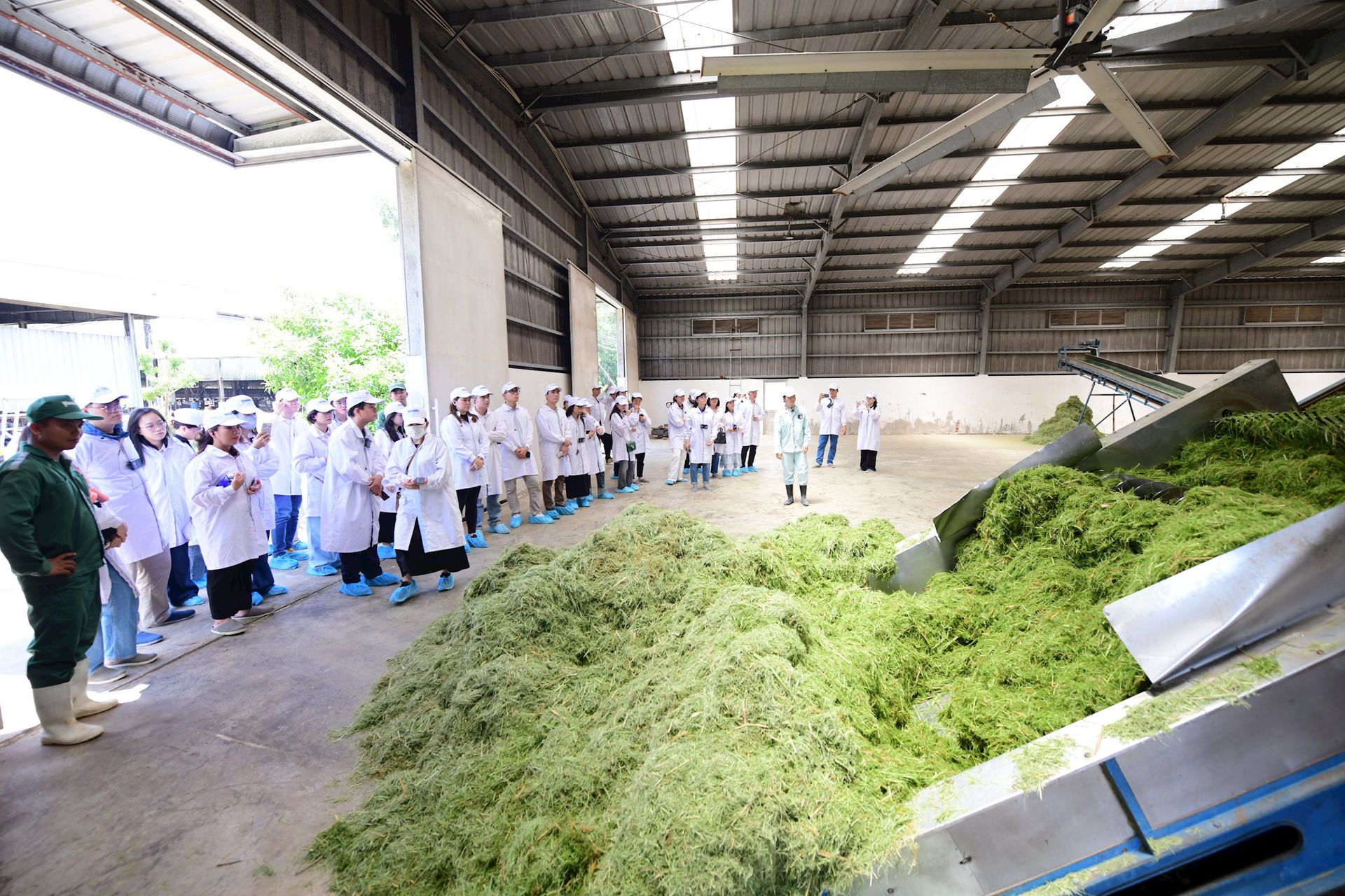 6.farm-tour-vbcsd-06.jpg