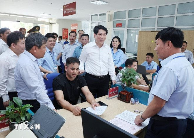 hanh-chinh-cong.jpg
