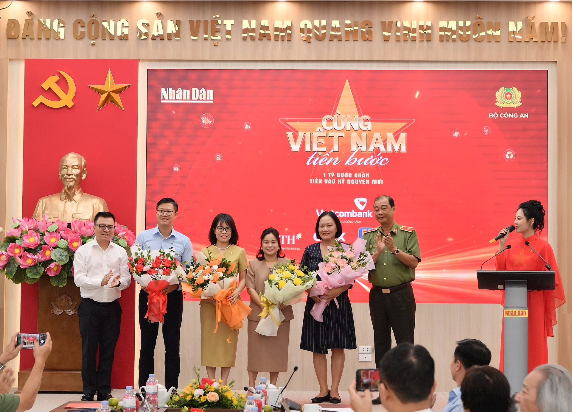 20250811_lhq_hopbaocungvietnamtienbuoc_82-1-.jpg