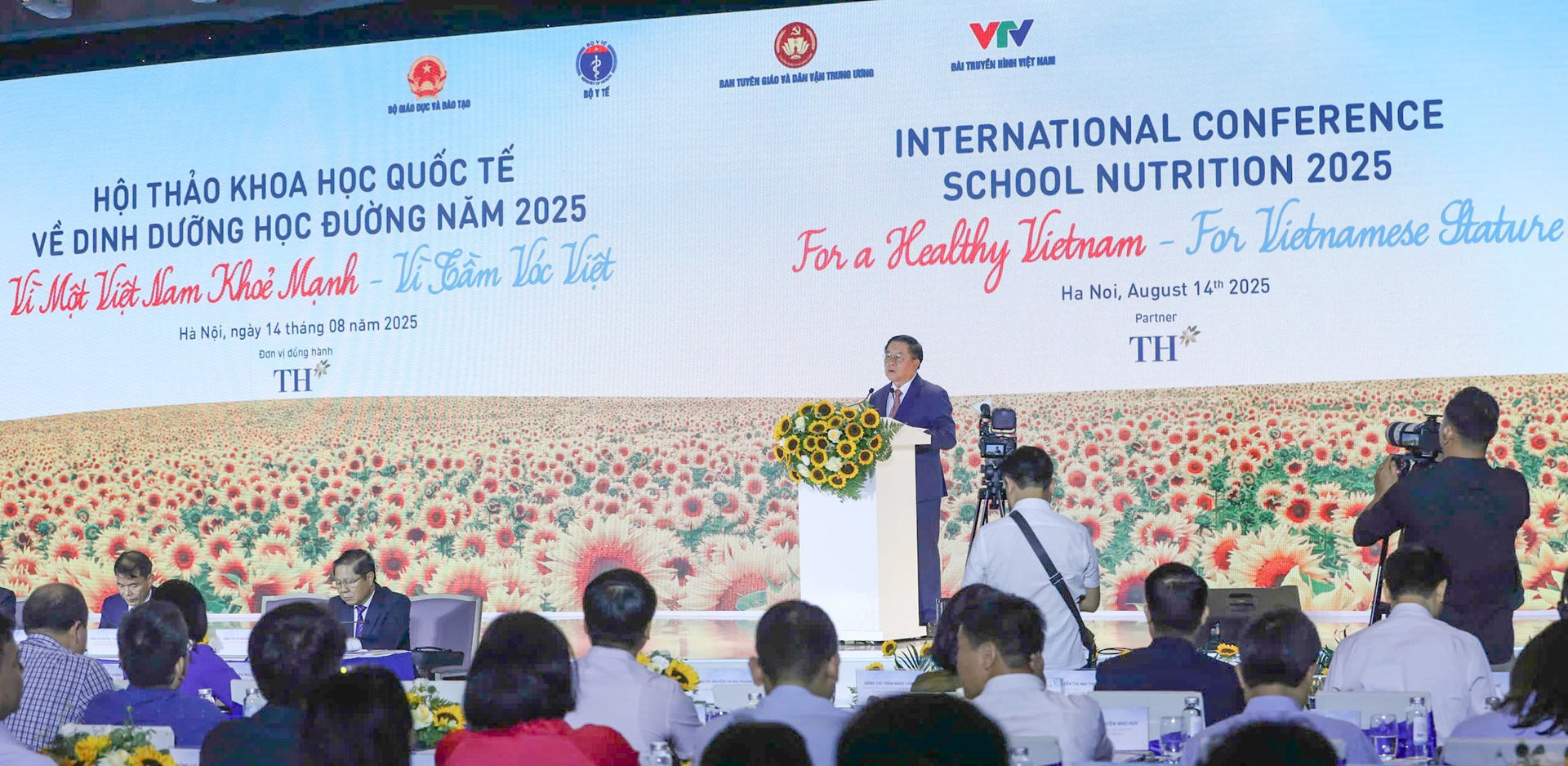 truong-ban-tuyen-giao-va-dan-van-trung-uong-nguyen-trong-nghia-1-1-.jpg