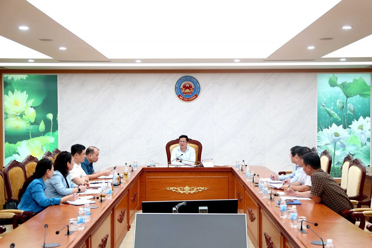 quang-canh-cuoc-hop.jpg