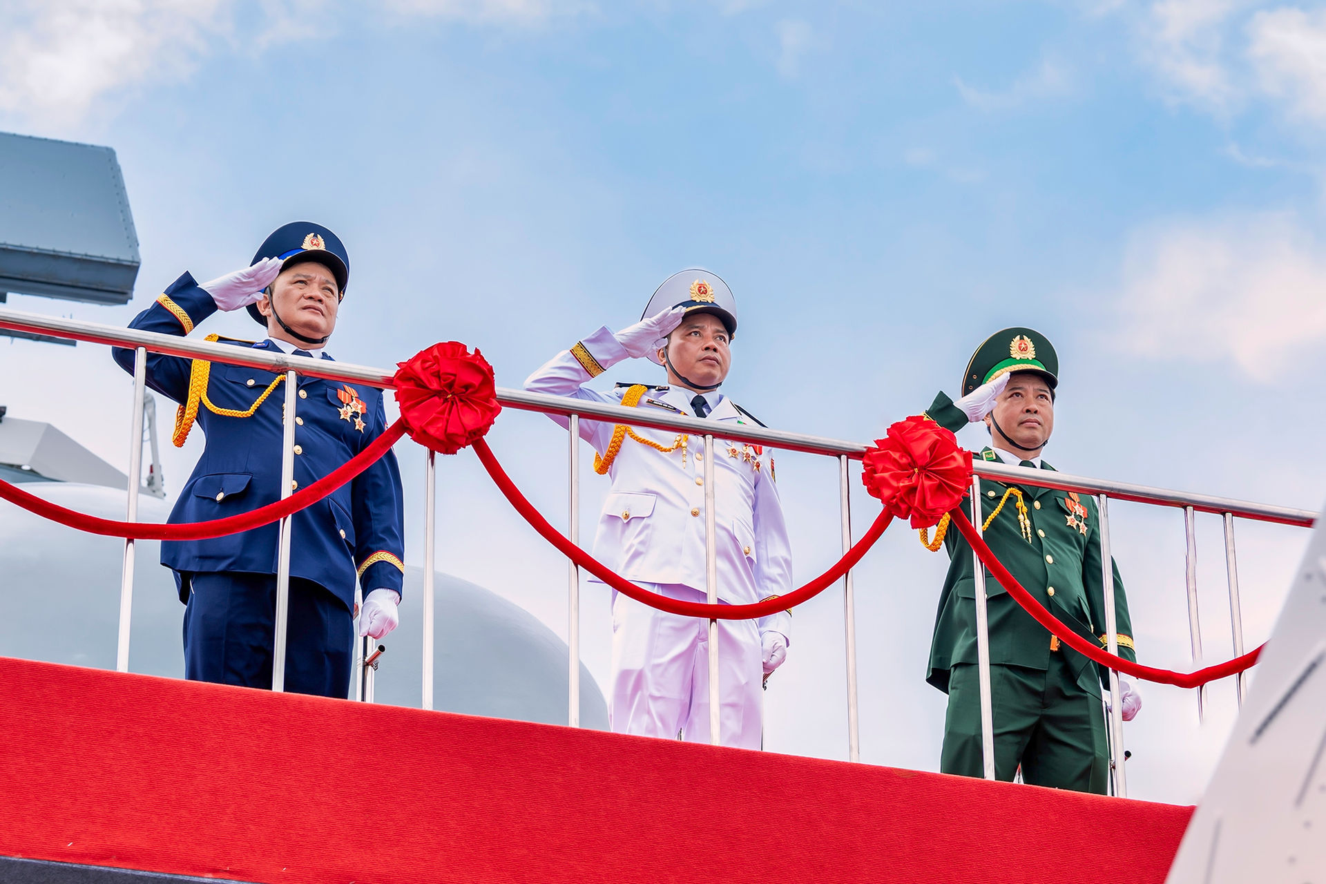 CHÙM ẢNH: Sức mạnh của lực lượng vũ trang trên biển- Ảnh 1. CHÙM ẢNH: Sức mạnh của lực lượng vũ trang trên biển- Ảnh 1.