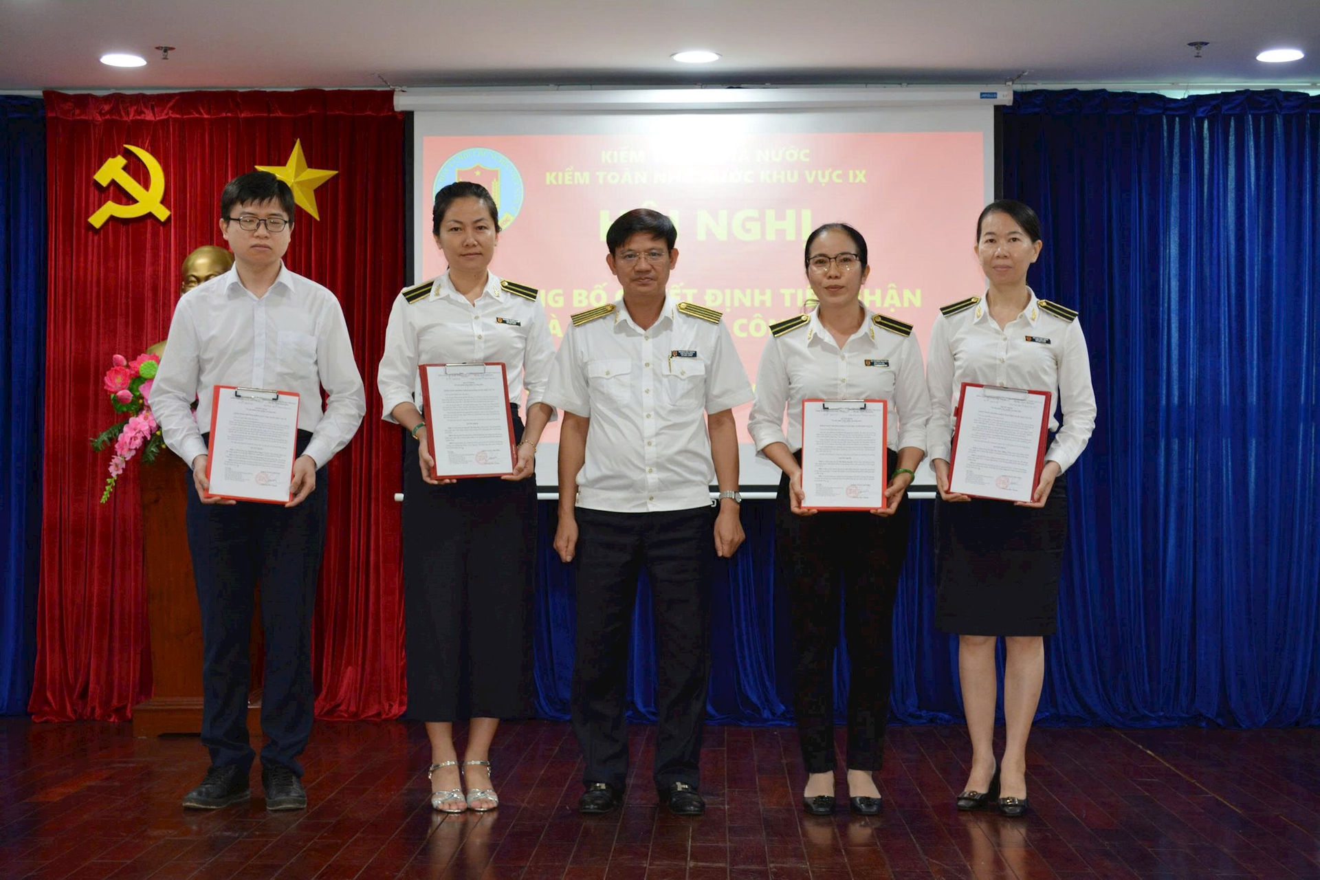 cac-cc-nhan-qd-chuyen-doi-vi-tri-cong-tac-.jpg