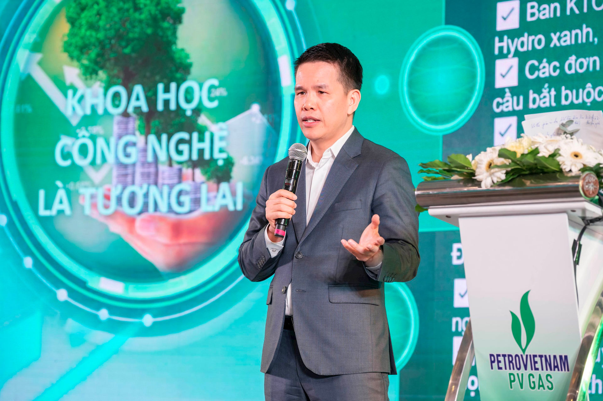 hinh-3-tgd-phat-bieu.jpg