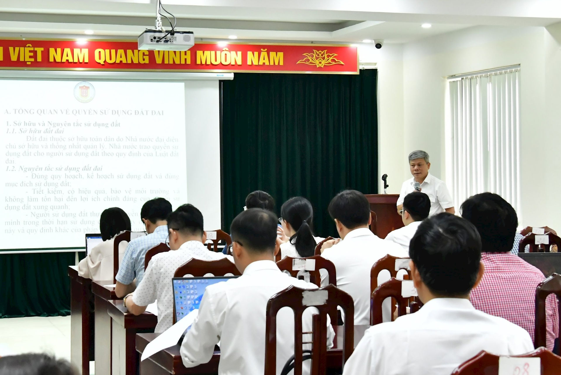 truong-dao-tao-va-boi-duong-nghiep-vu-kiem-toan-to-chuc-khai-giang-cac-lop-boi-duong-kiem-toan-viec-quan-ly-va-su-dung-dat-dai-26.8.2024.jpg