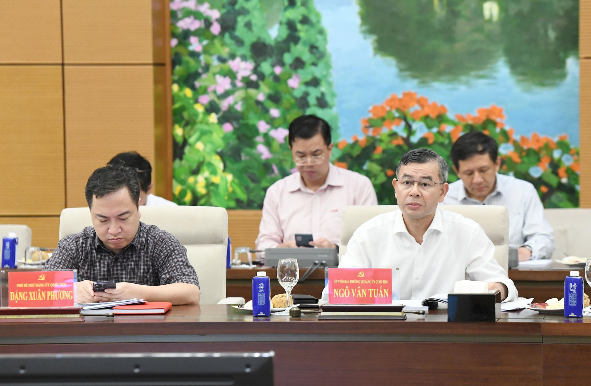 cac-dai-bieu-du-hoi-nghi.3(1).jpg