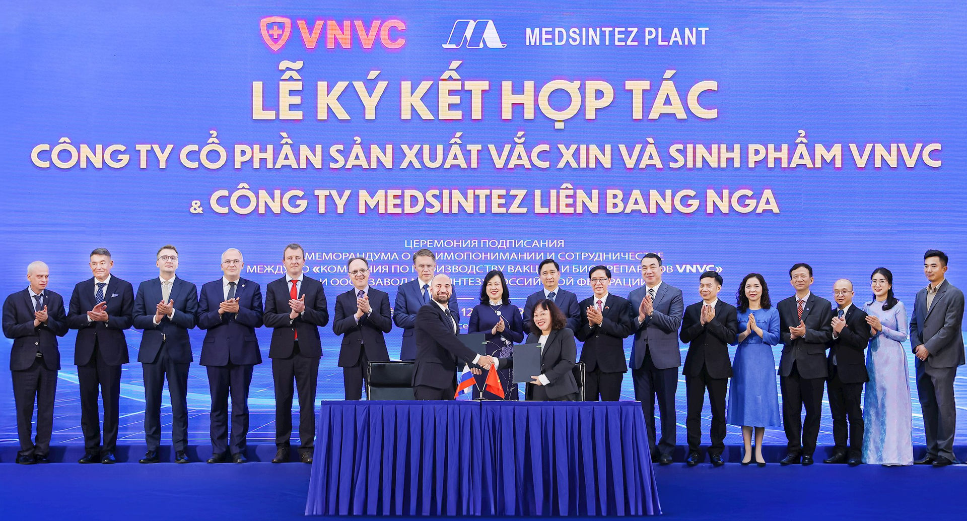 vnvc-ky-ket-cong-ty-duoc-pham-nga.jpg