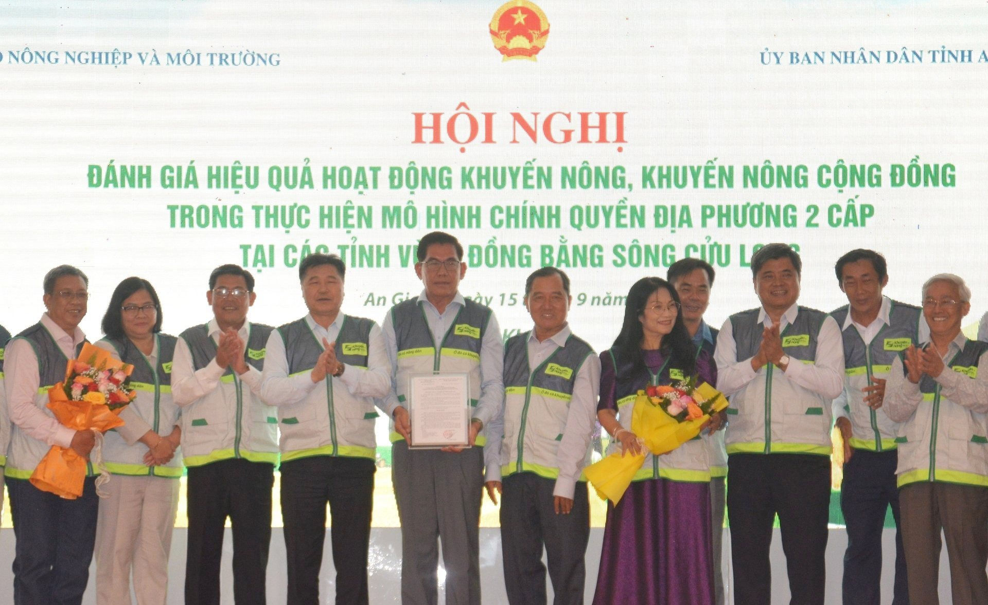 khuyen-nong-cong-dong-3-174034_558-174035(1).jpg