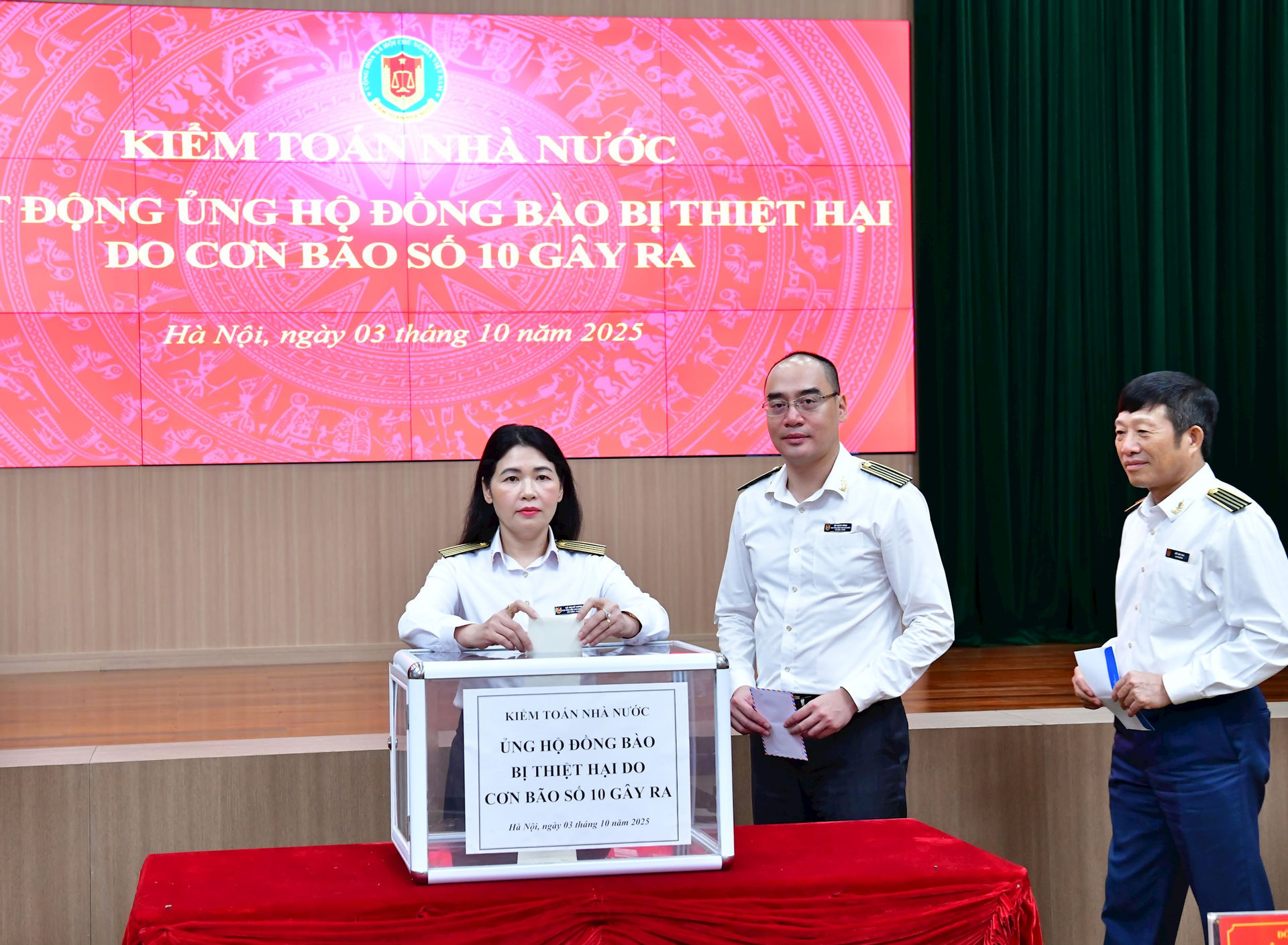 pho-tong-kiem-toan-nha-nuoc-ha-thi-my-dung-ung-ho-dong-bao-bi-anh-huong-boi-con-bao-so-10.jpg